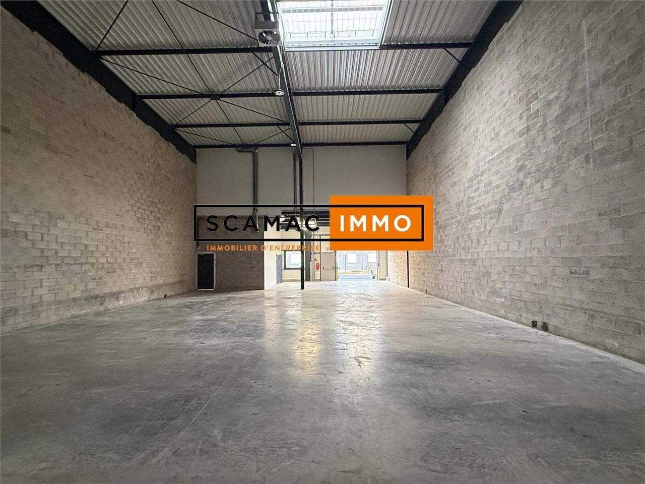 Location Entrepôt 409 m² non divisibles