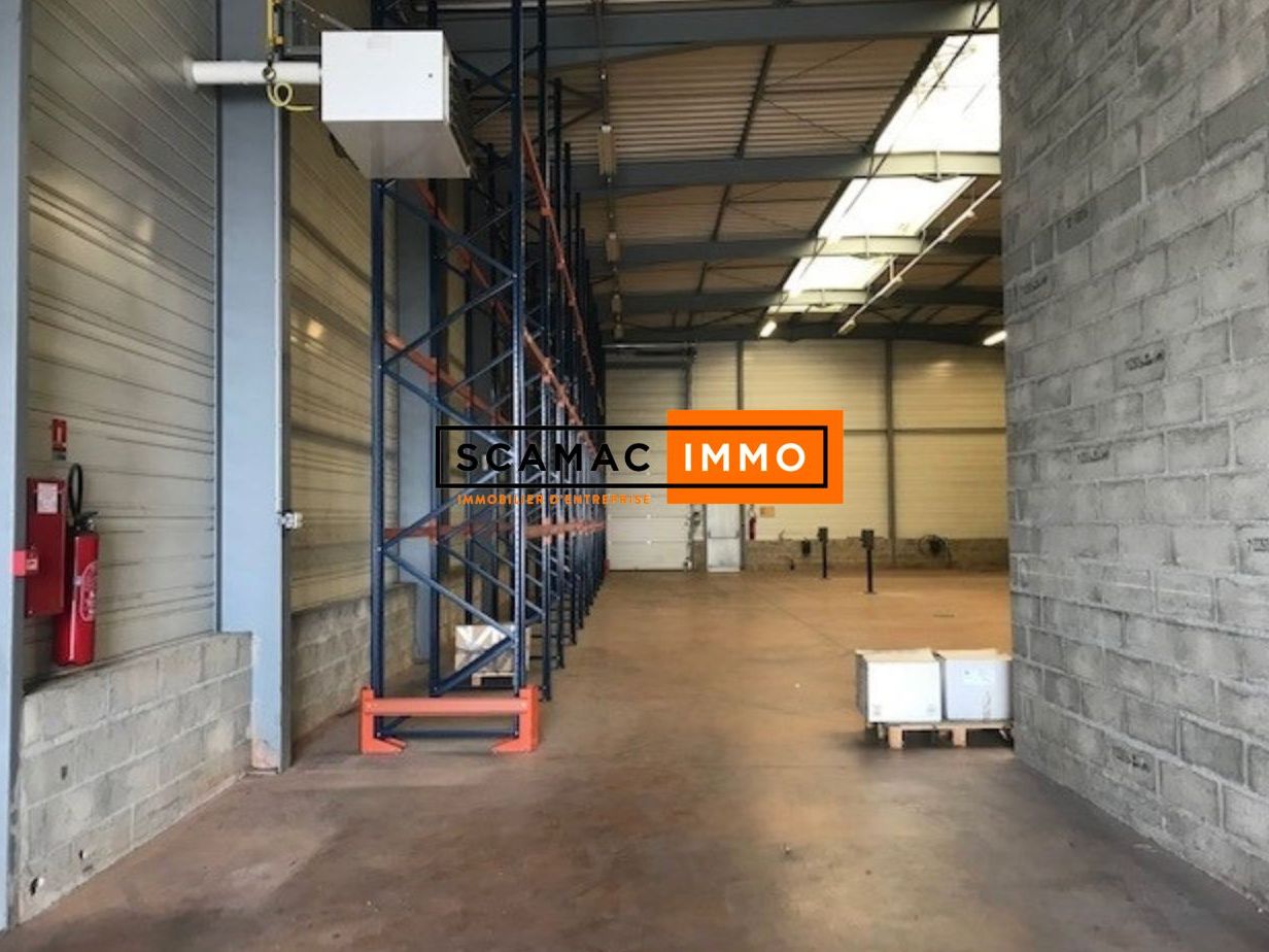 Location Entrepôt 424 m² non divisibles