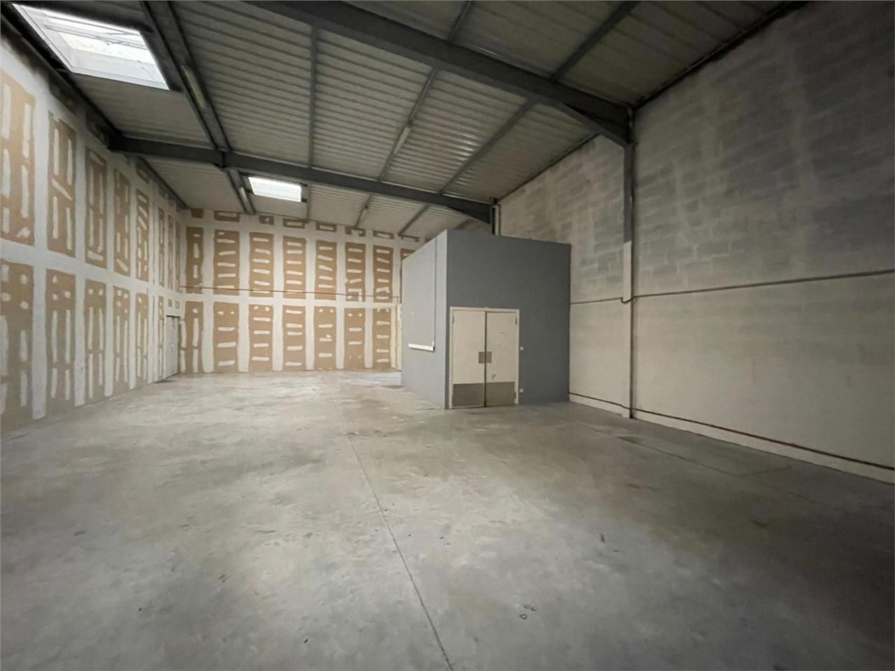 Entrepôt de 800m²