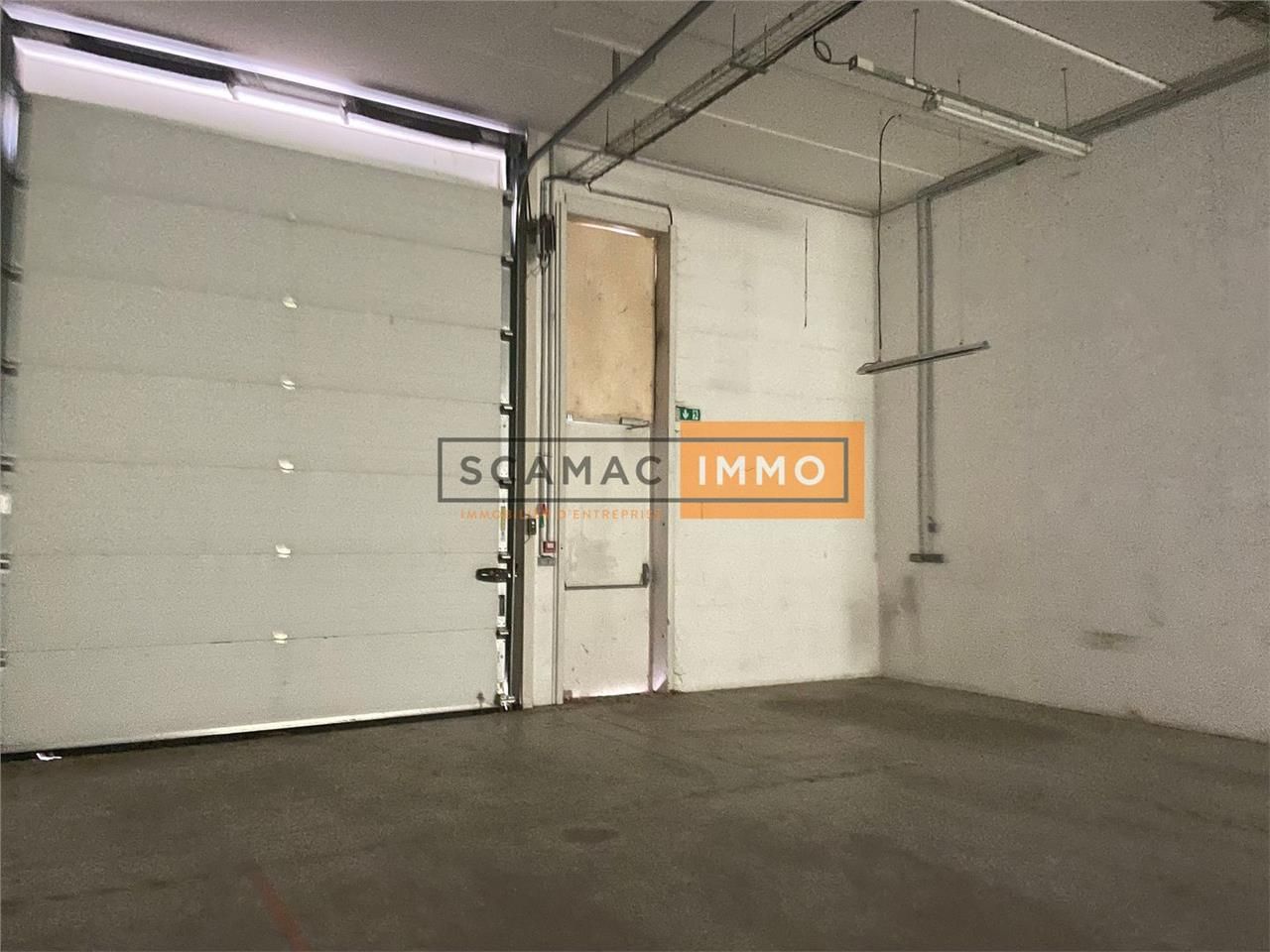 Location Entrepôt 1241 m² non divisibles