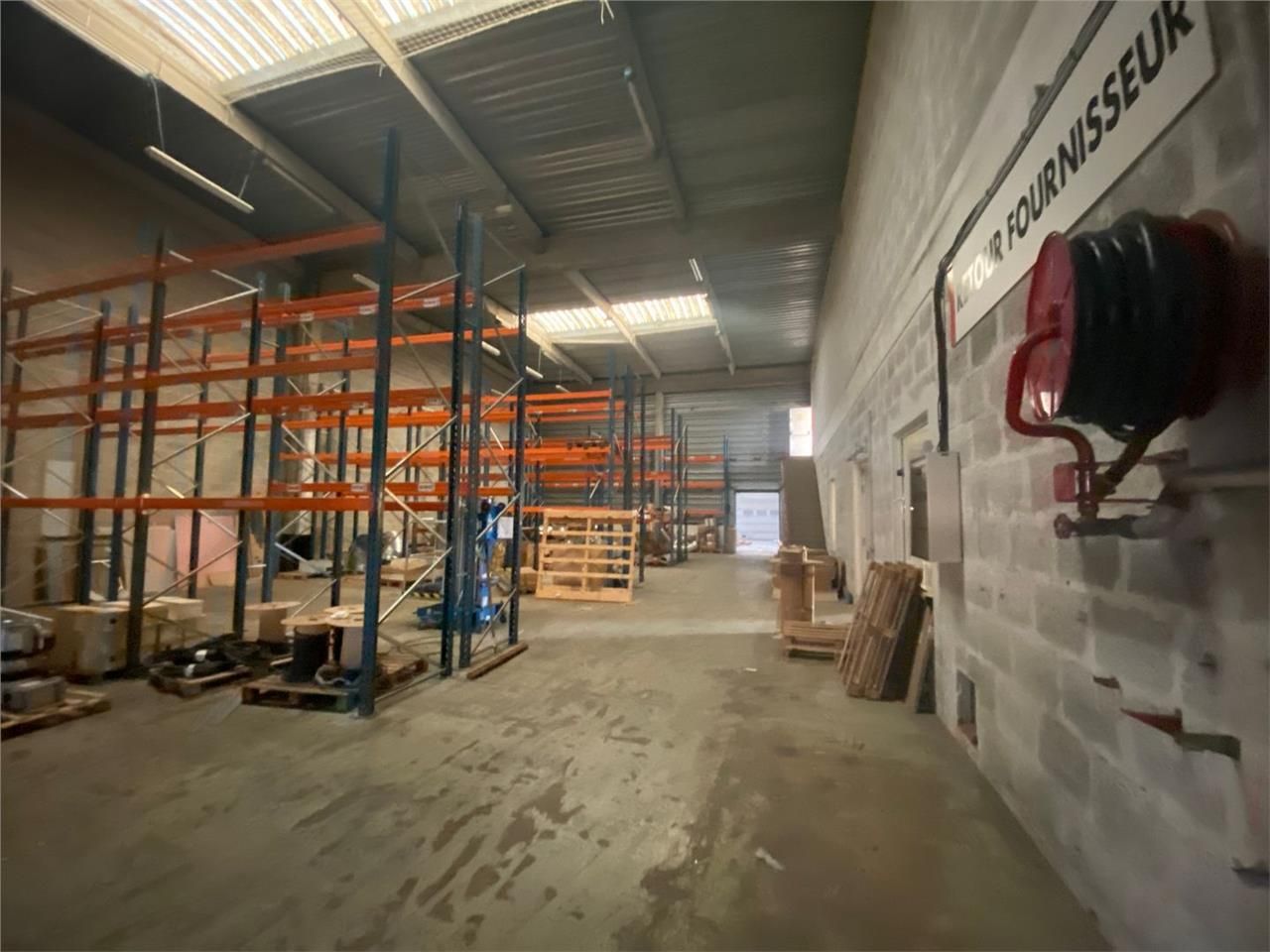 Local d'activités de 1428m²