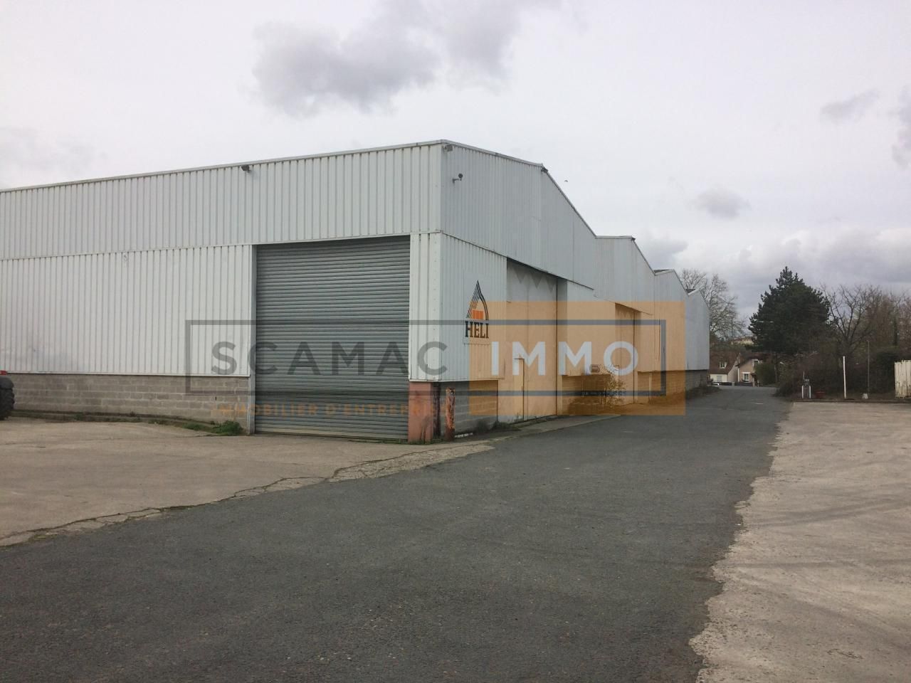 Local d'activités de 1800m²