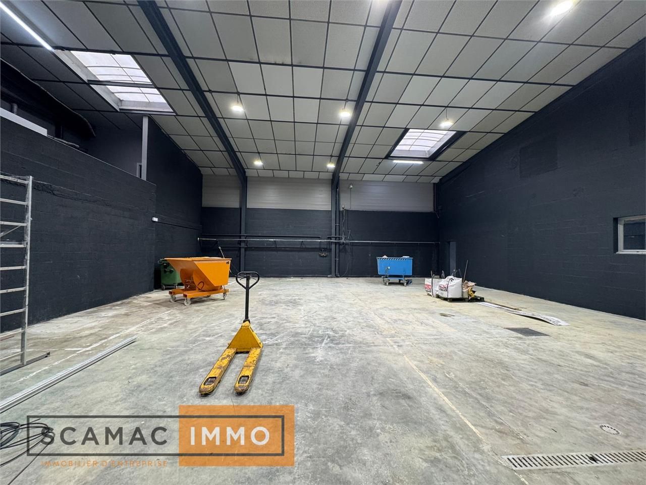 Vente Local d'activités 1879 m² non divisibles