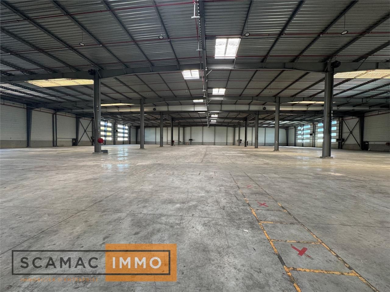 Location Entrepôt 6734 m² non divisibles