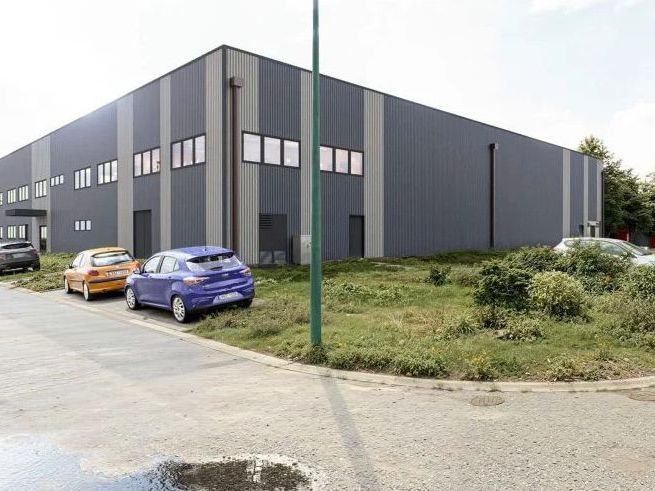 Location Entrepôt 2753 m² non divisibles