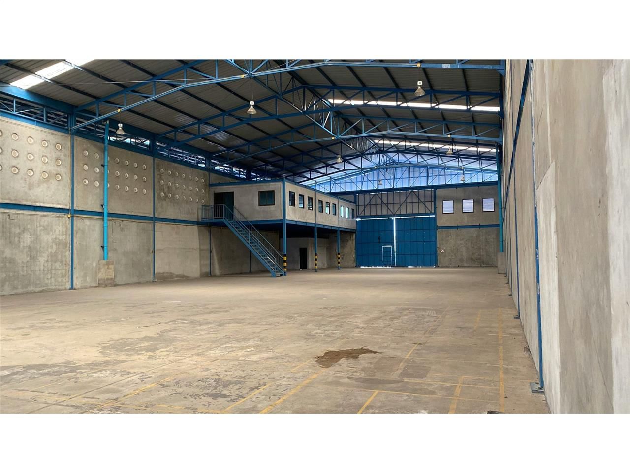Location Entrepôt 1169 m² non divisibles