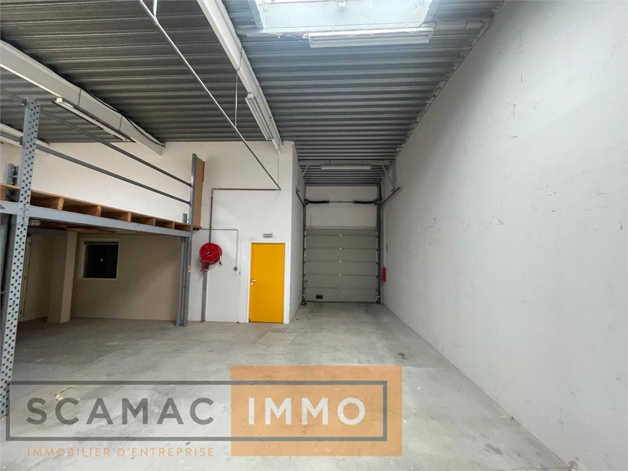 Local d'activités de 210m²