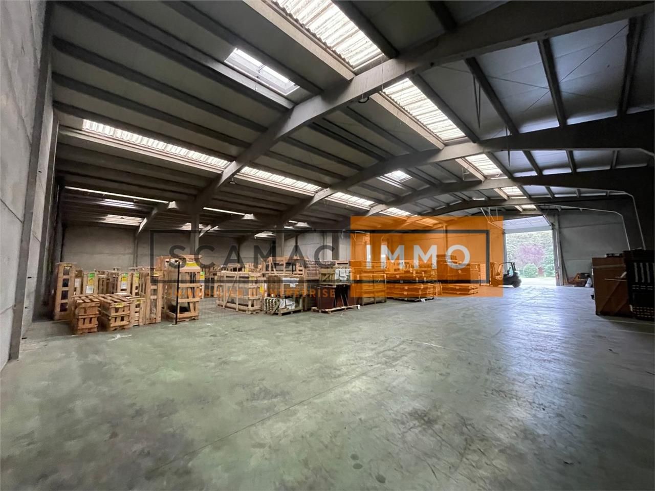 Location Entrepôt 1100 m² non divisibles