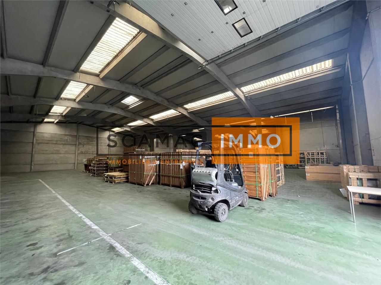 Entrepôt de 1100m²