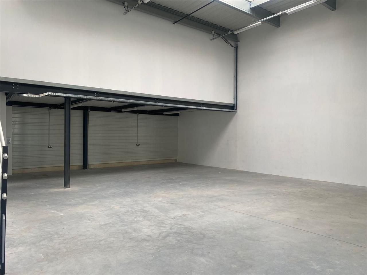 Entrepôt de 200m²
