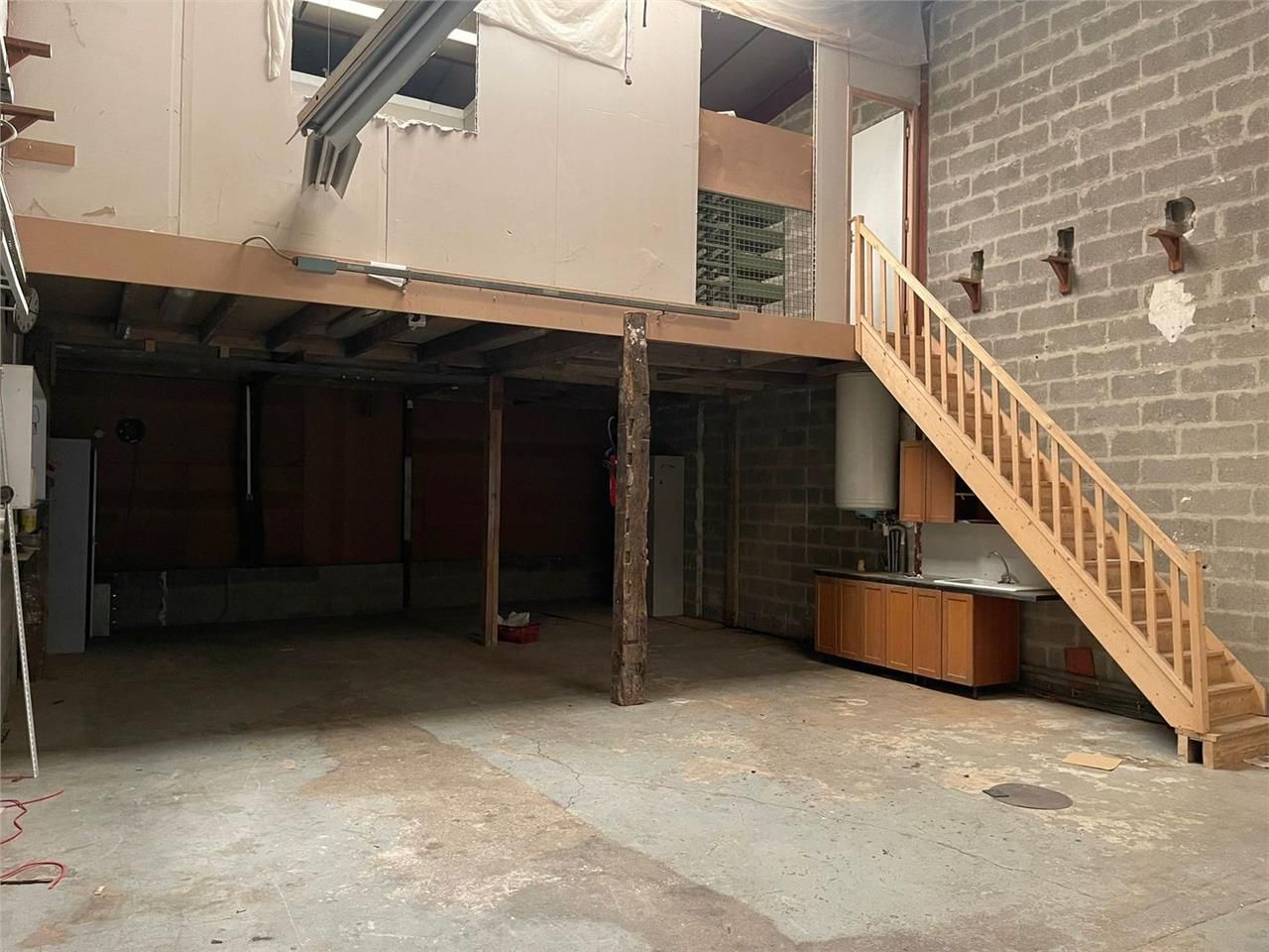 Location Local d'activités 140 m² non divisibles