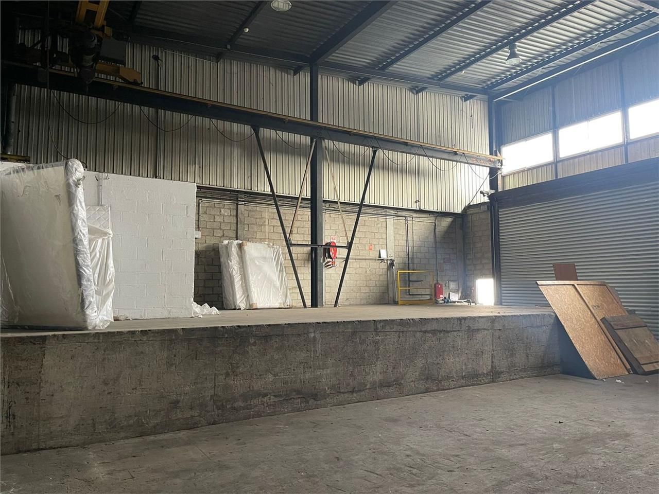 Location Entrepôt 225 m² non divisibles