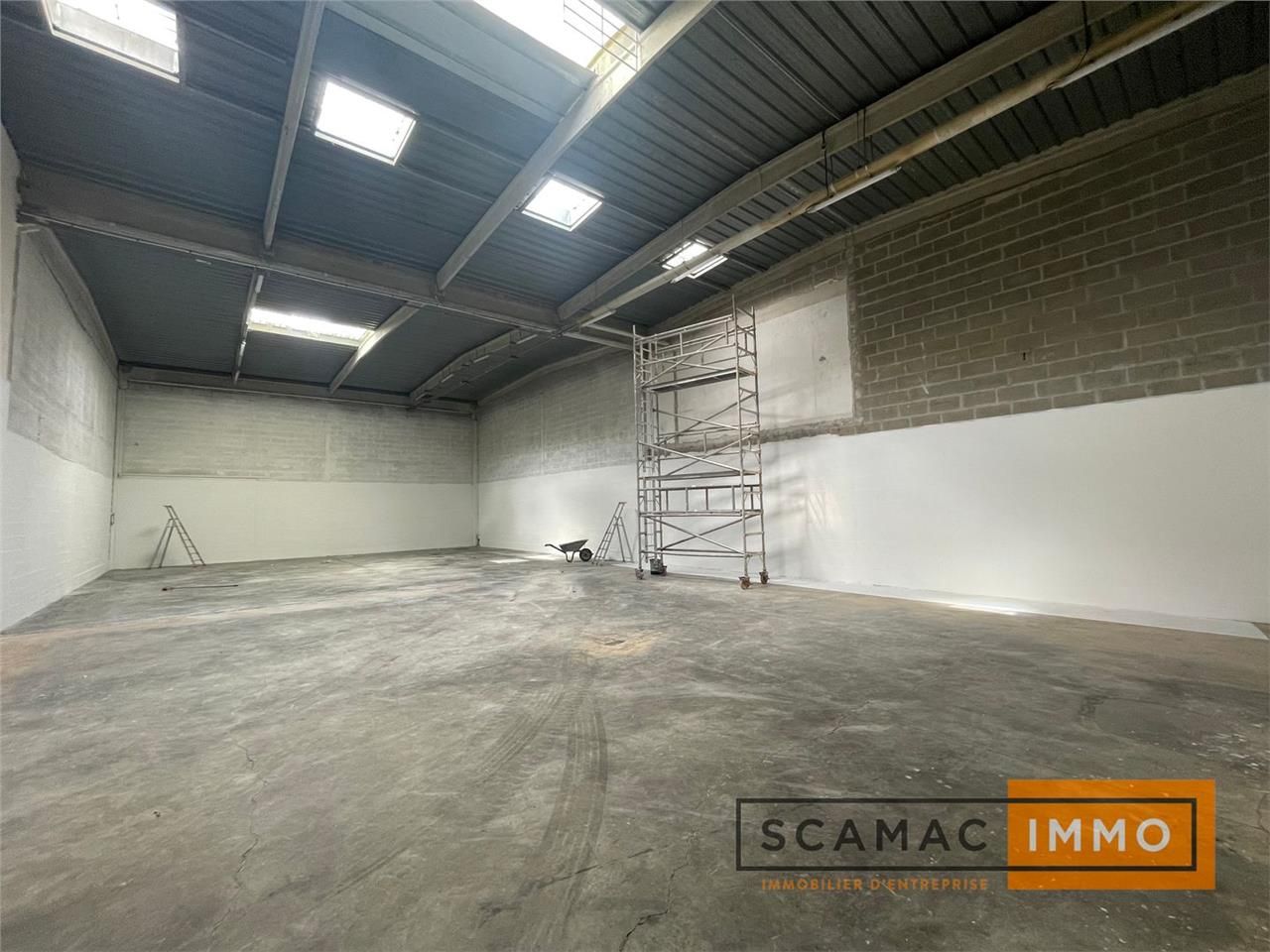 Local d'activités de 582m²