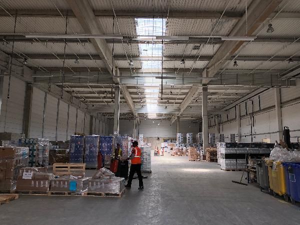 Location Entrepôt 6388 m² non divisibles