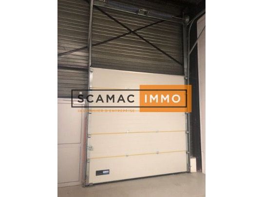 Location Entrepôt 390 m² non divisibles