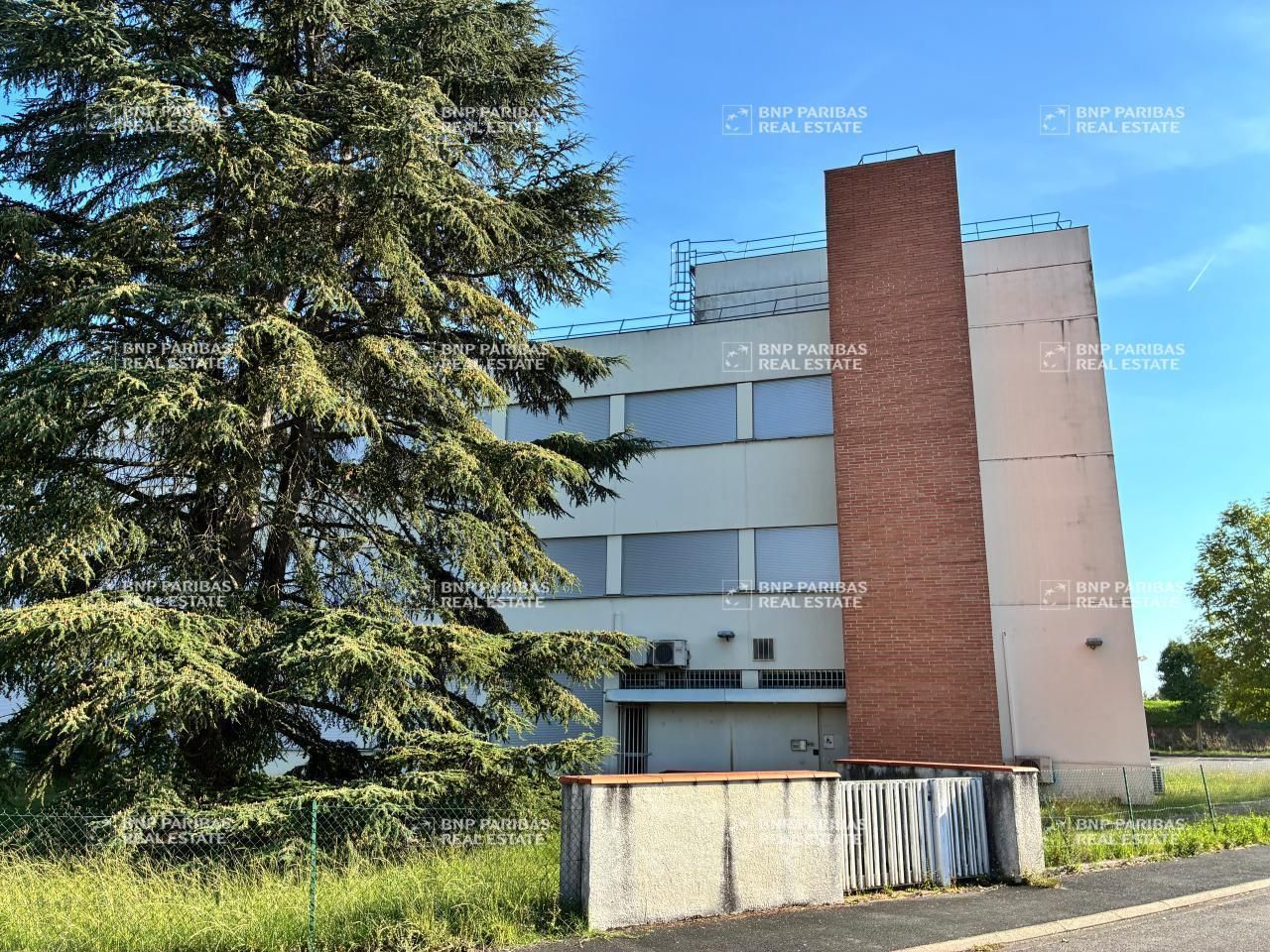 Vente Bureaux 1827 m² non divisibles 81000 Albi