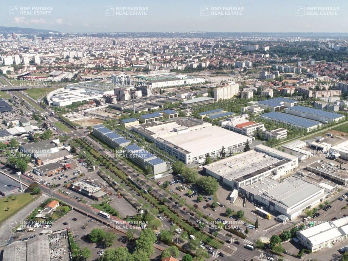 10094.09 m² pour ce activité en location à Vénissieux