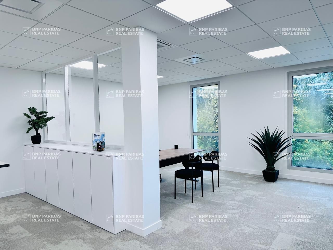 299.7 m² pour ce bureaux en vente à Serris