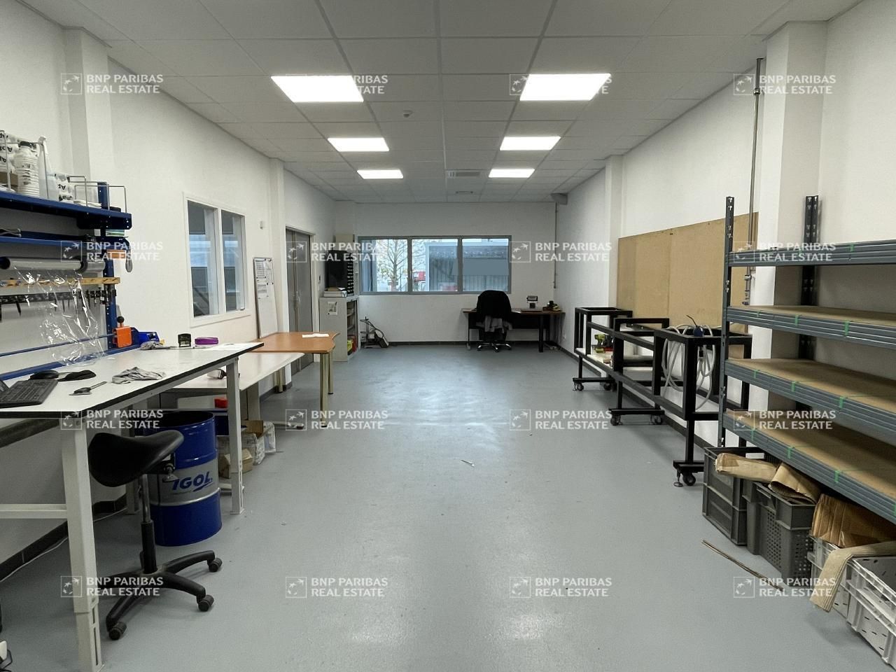 203.37 m² pour ce mixtes en location à Parçay-meslay