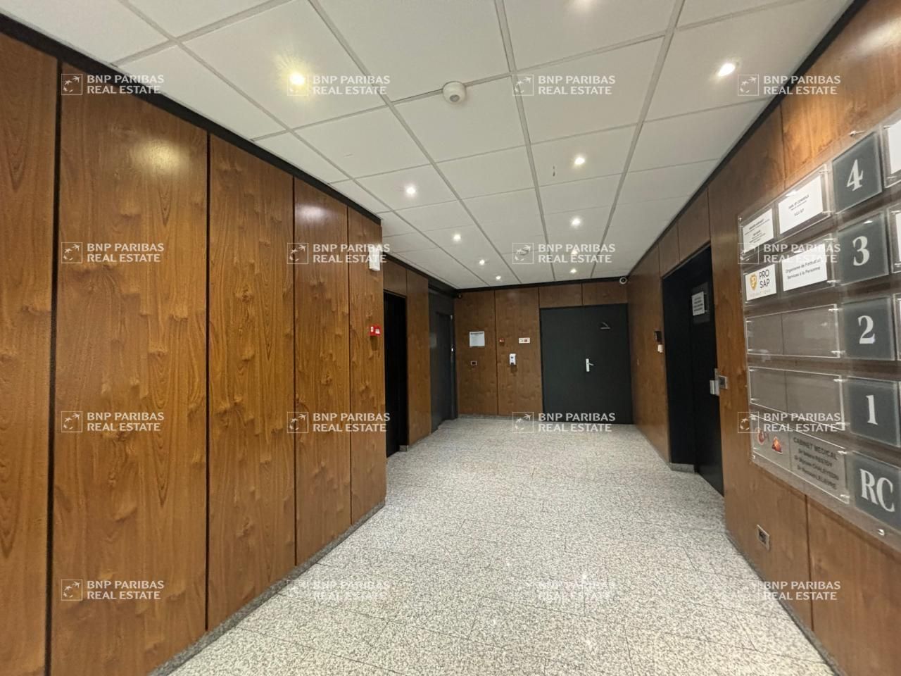 900 m² pour ce bureaux en location à Lyon