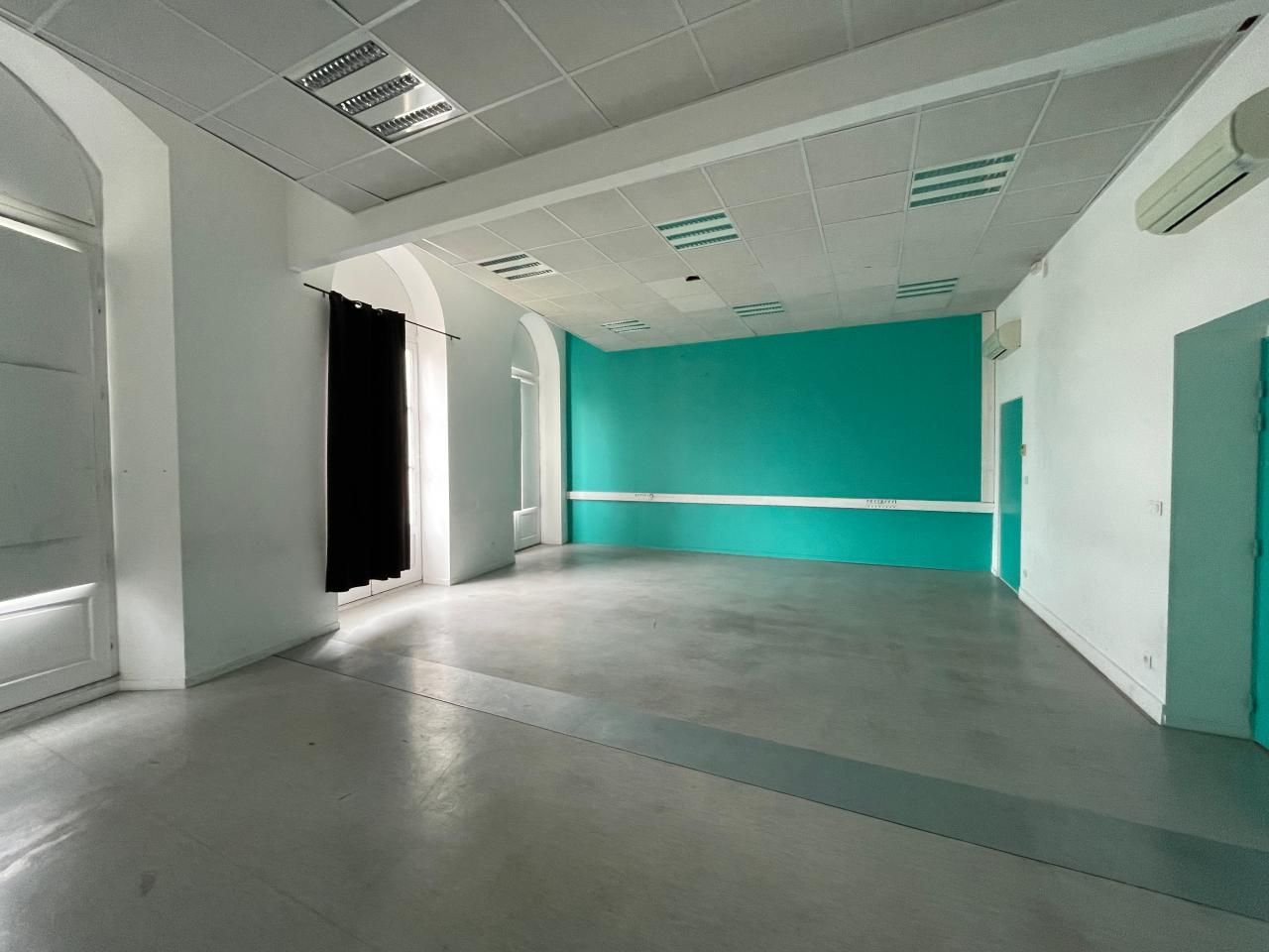 948.87 m² pour ce bureaux en location à Bordeaux