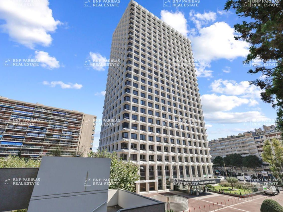 4025.4 m² pour ce bureaux en location à Marseille