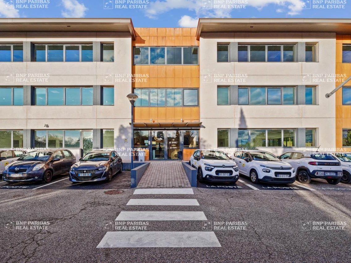 730 m² pour ce bureaux en location à Marseille 13