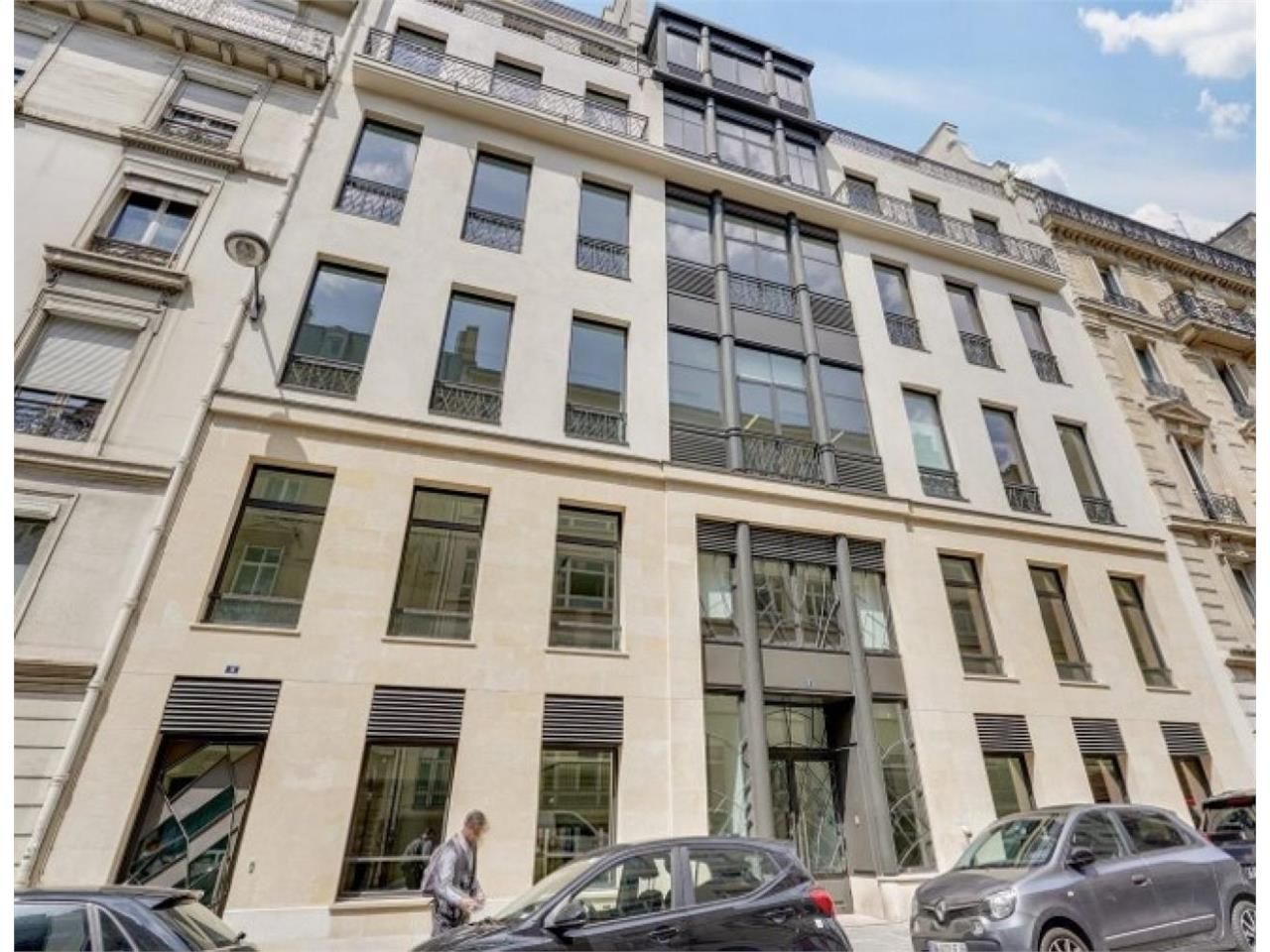 3892.3 m² pour ce bureaux en location à Paris