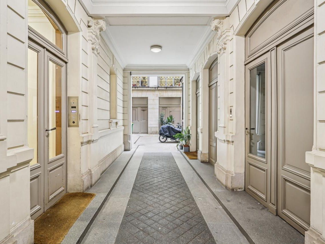 319.3 m² pour ce bureaux en location à Paris