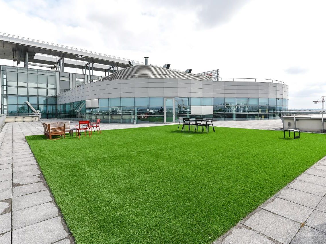 8435.1 m² pour ce bureaux en location à Saint-denis