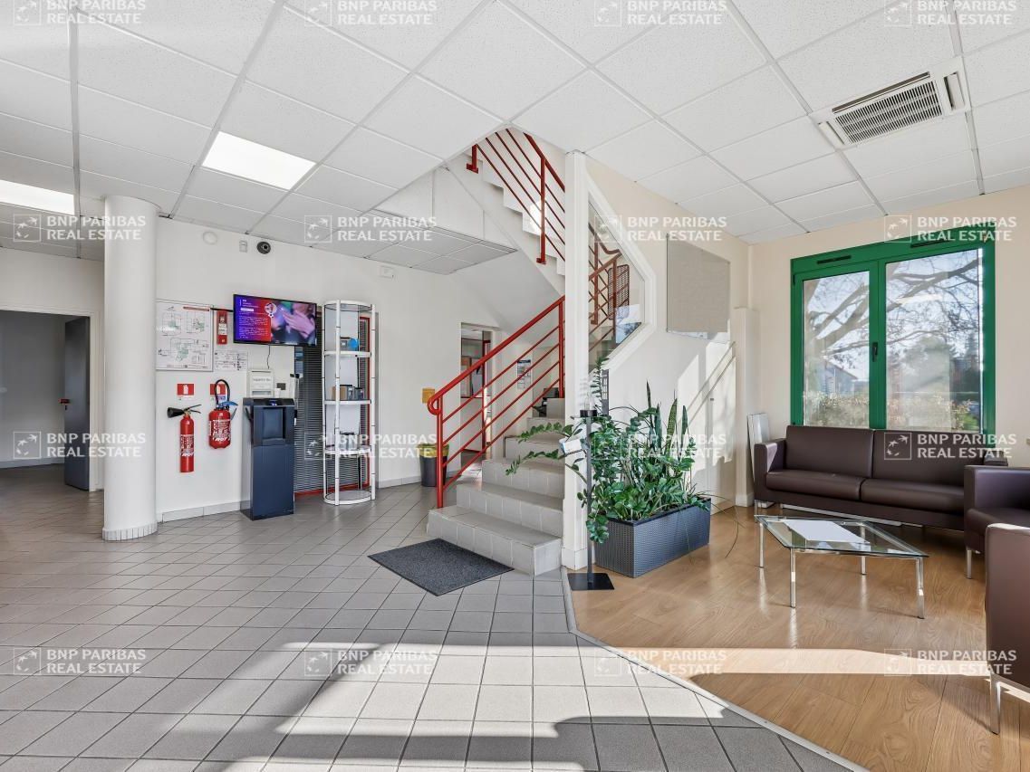 670 m² pour ce bureaux en vente à Pontault-combault