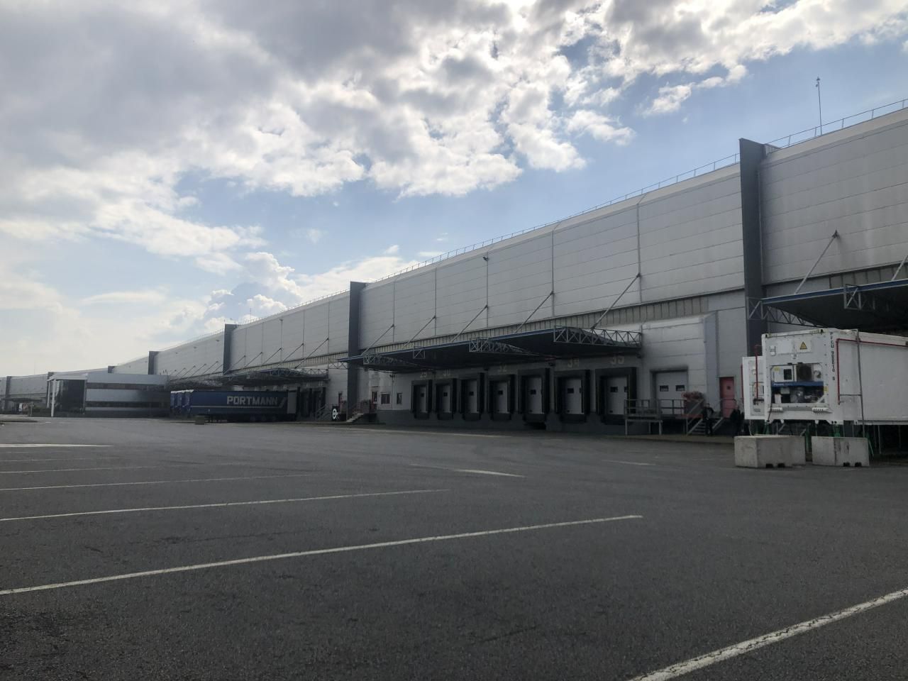 4734 m² pour cetentrepôts classe a en location à Woippy