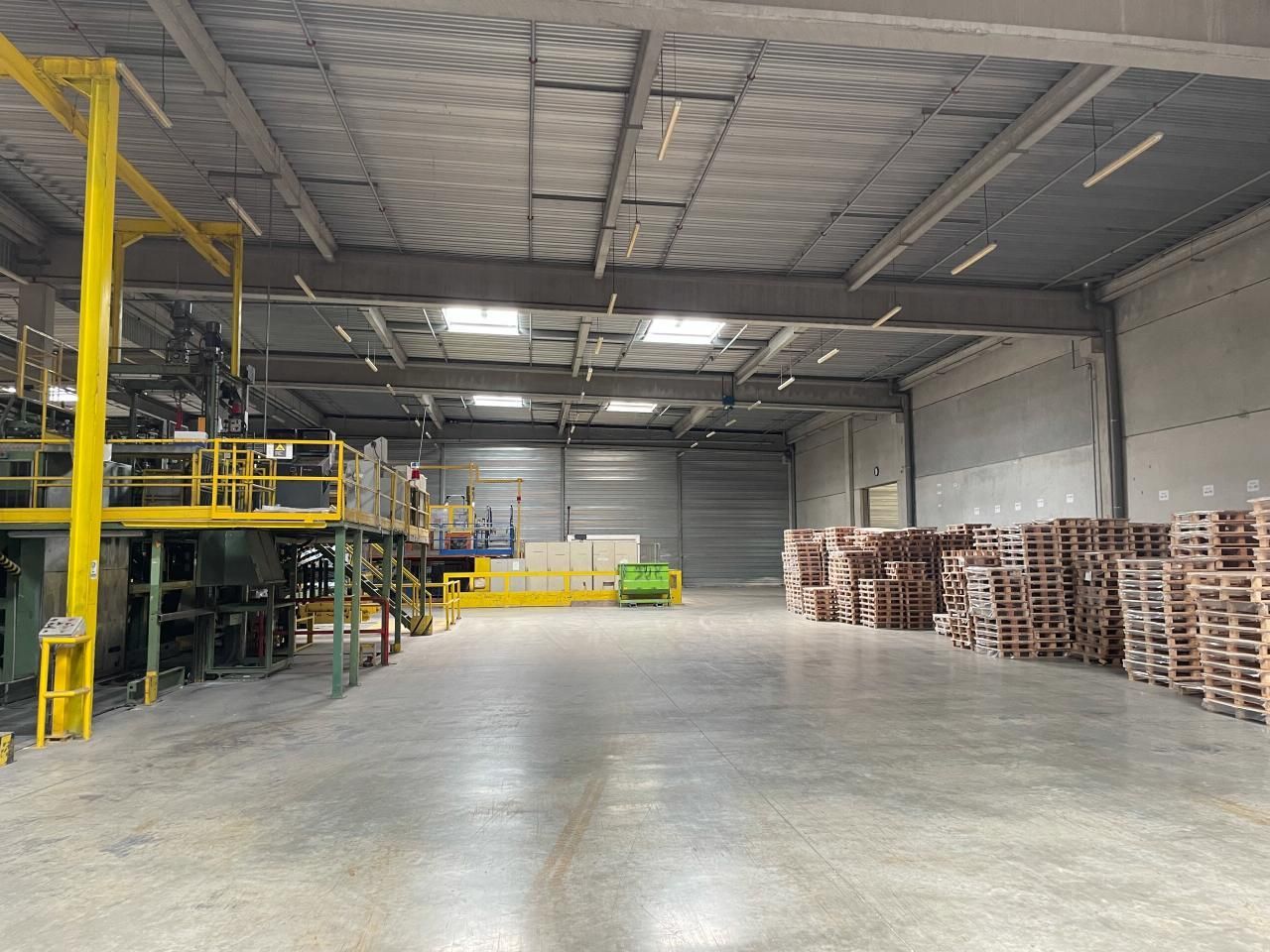 40000 m² pour cetentrepôts classe b en location à Le lardin-saint-lazare