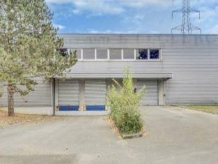 2400 m² pour ce activité en location à Courcouronnes