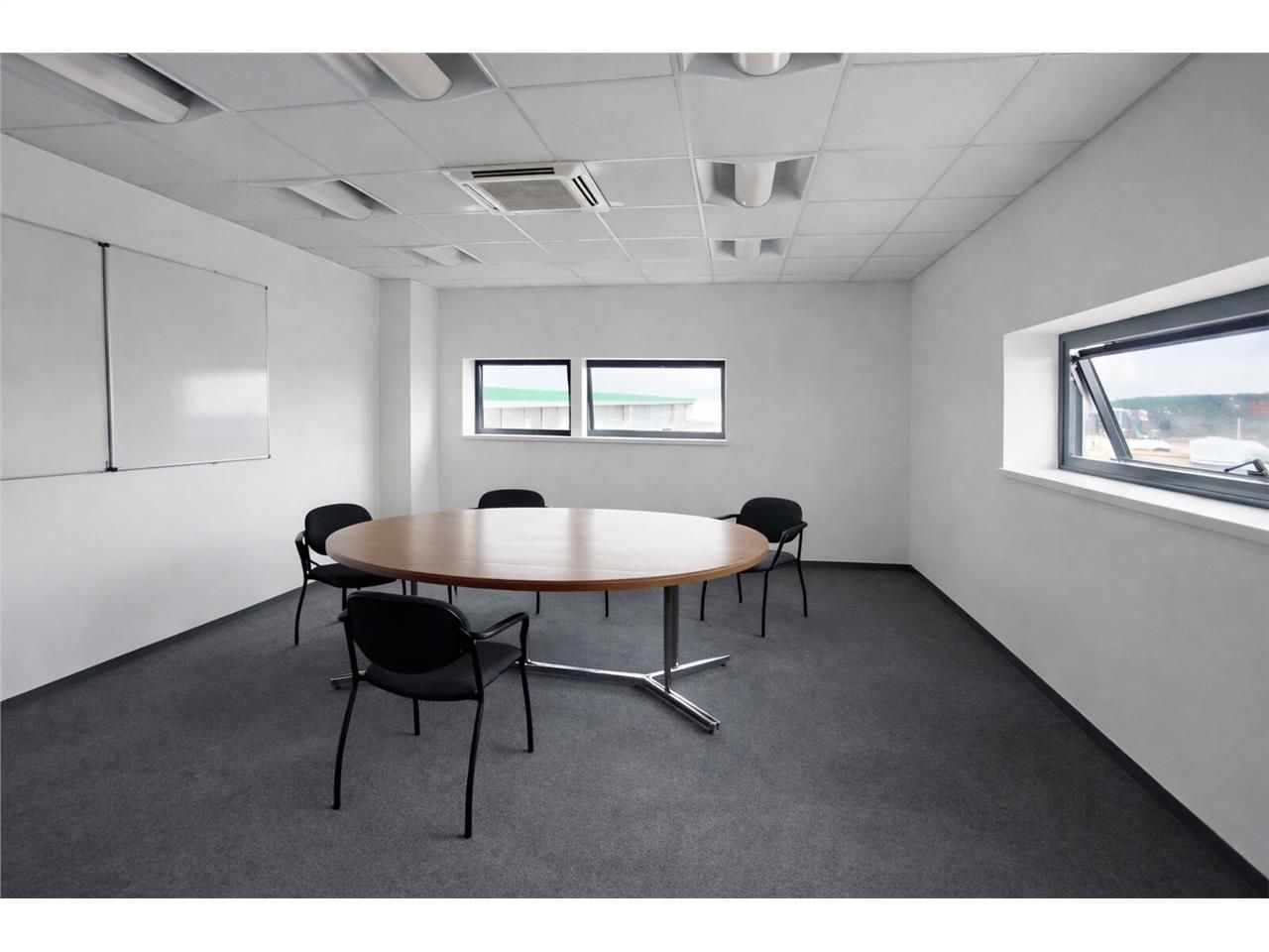 À louer - Bureaux en première ligne de la Route d