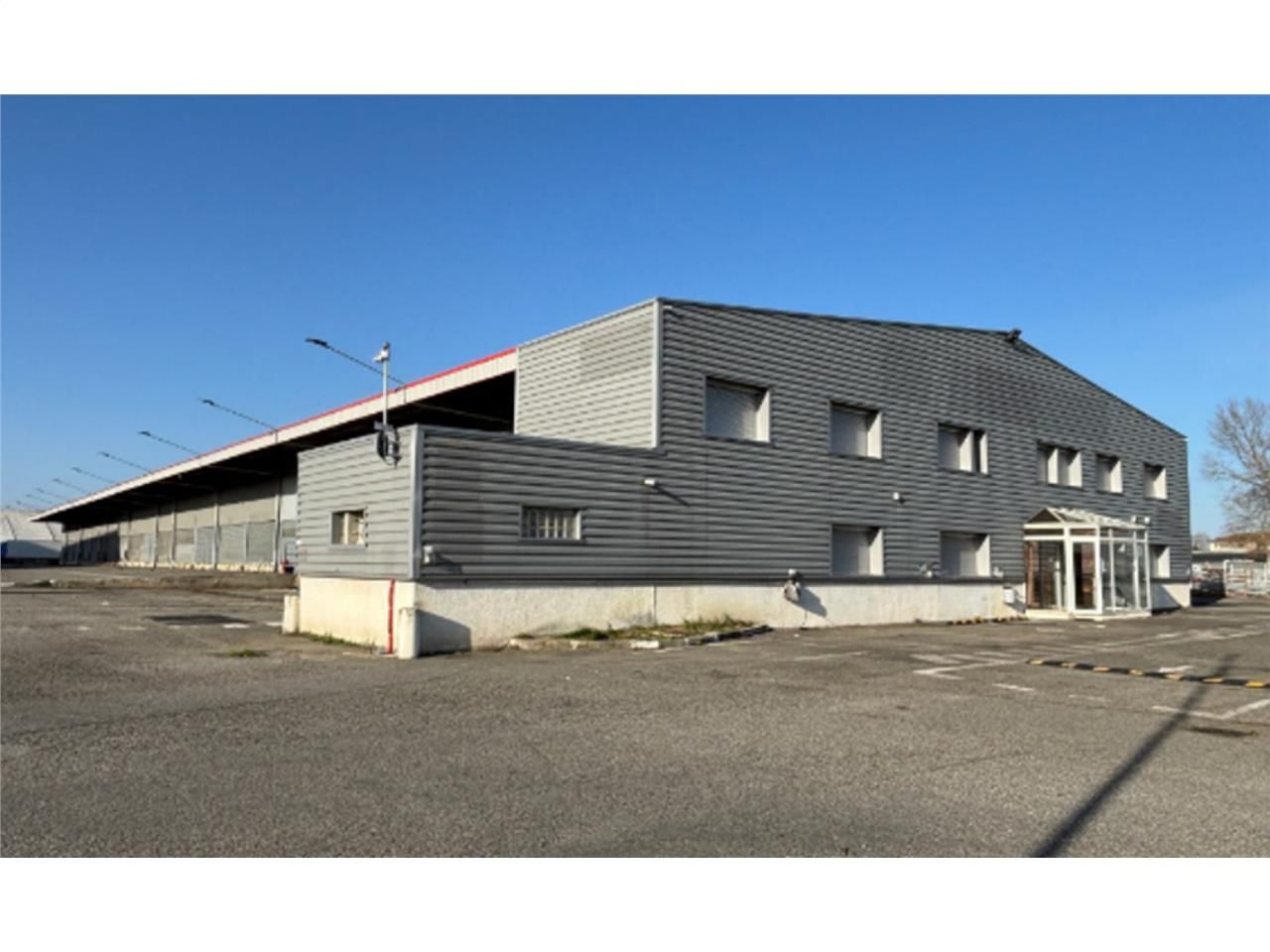 A louer sur la zone de Fondeyre à TOULOUSE, bâtim