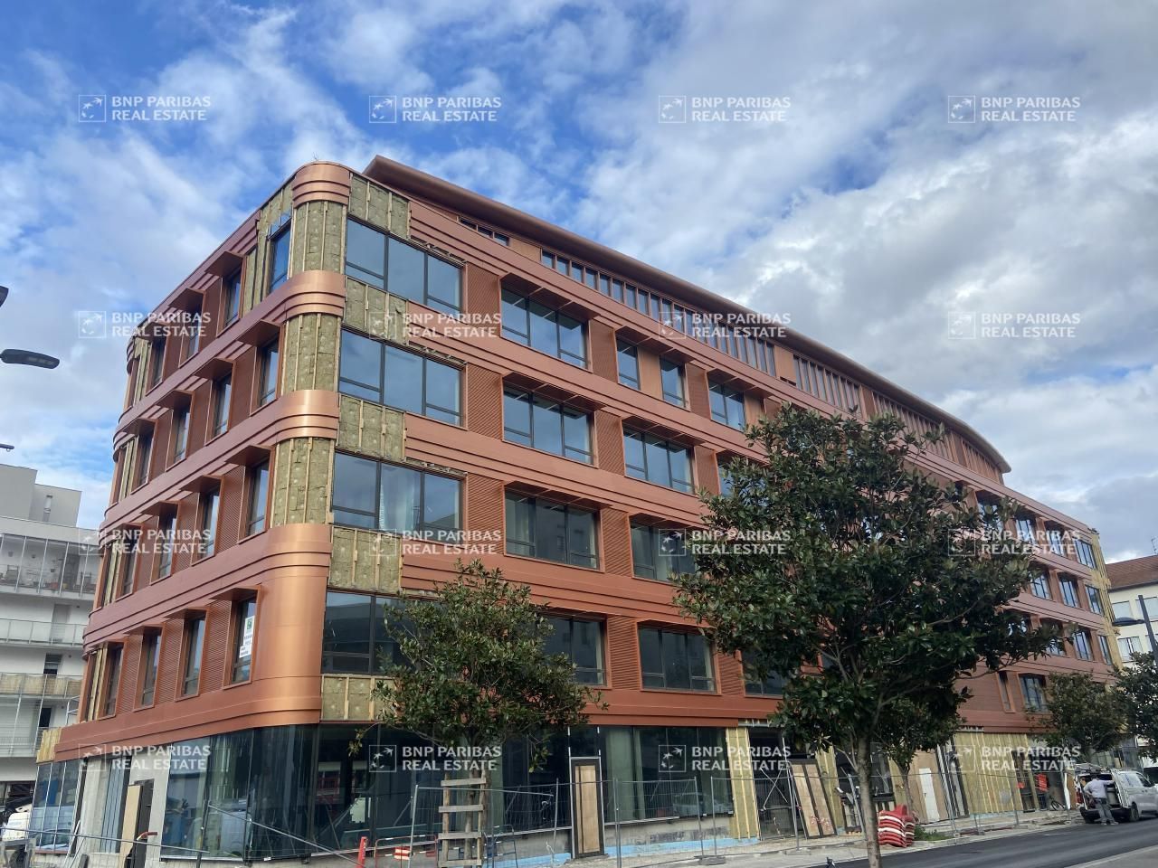 304.29 m² pour ce local commercial en location à Grenoble