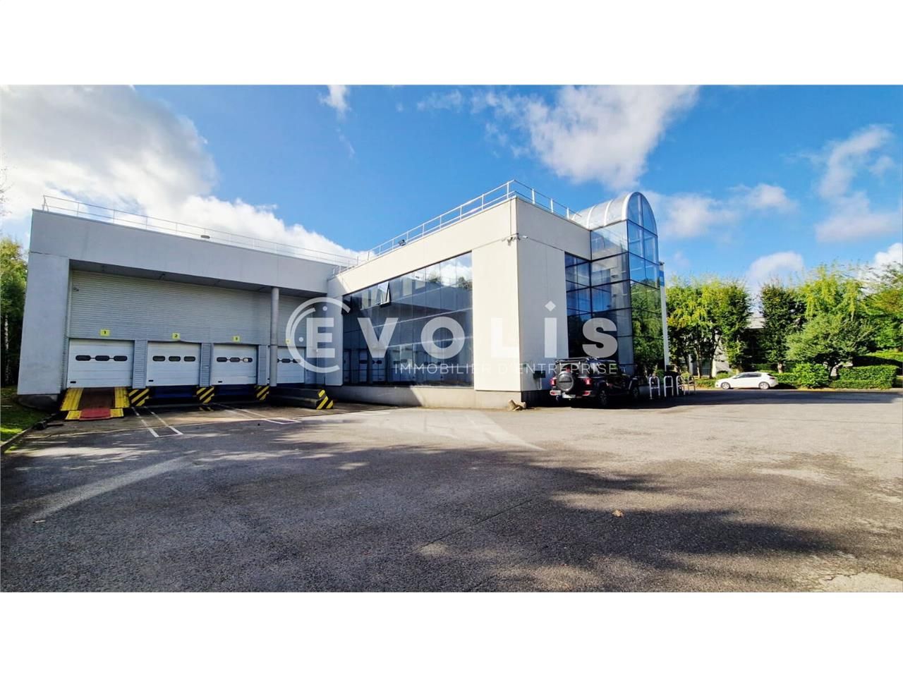 Situé à Bussy Saint Georges, sur un site clos d'e