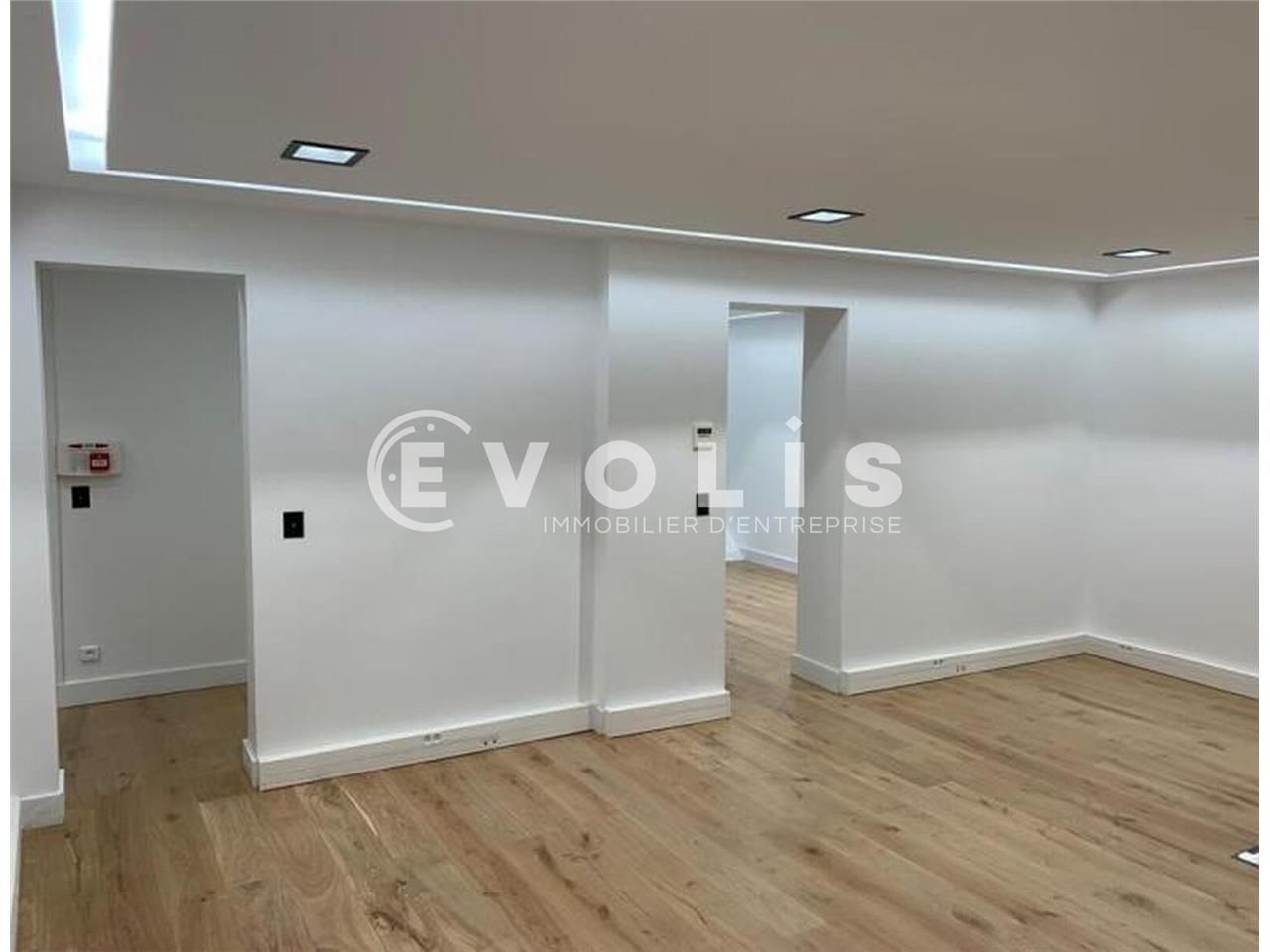 Nous proposons à la location un espace de bureaux