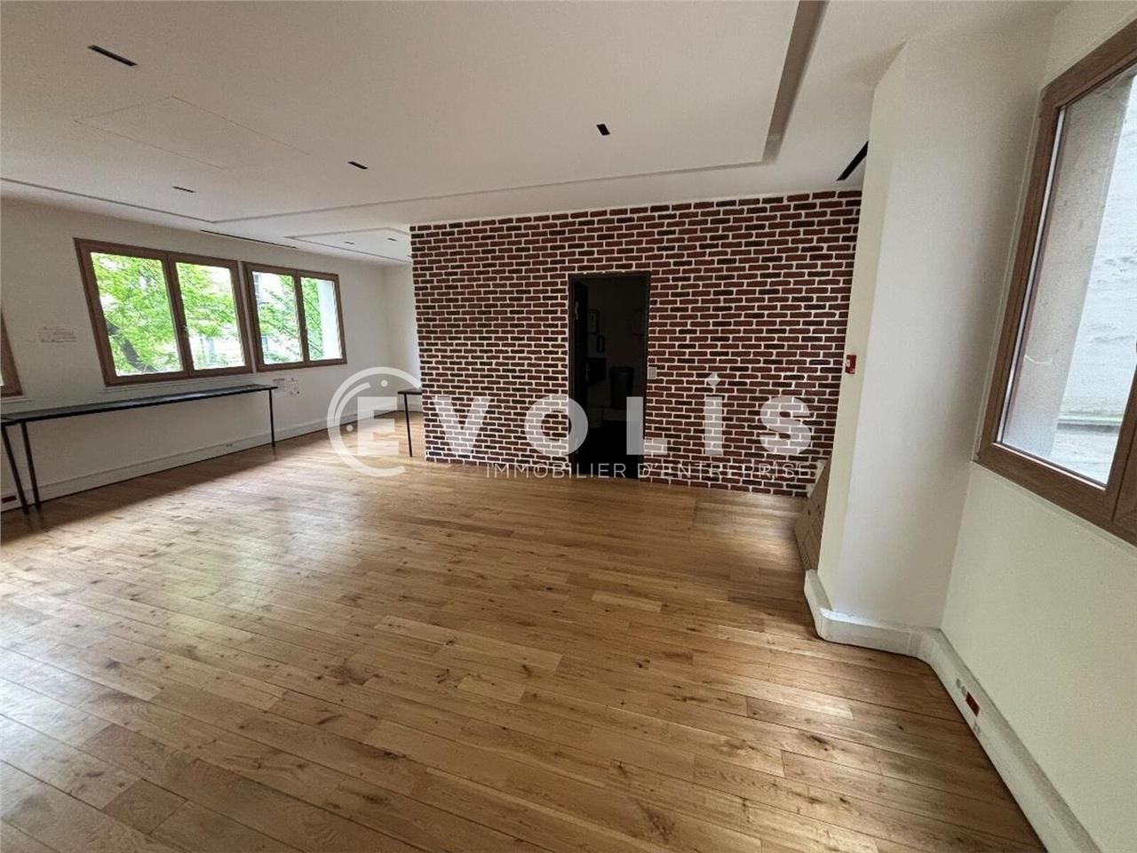 Nous proposons à la location des bureaux rénovés 