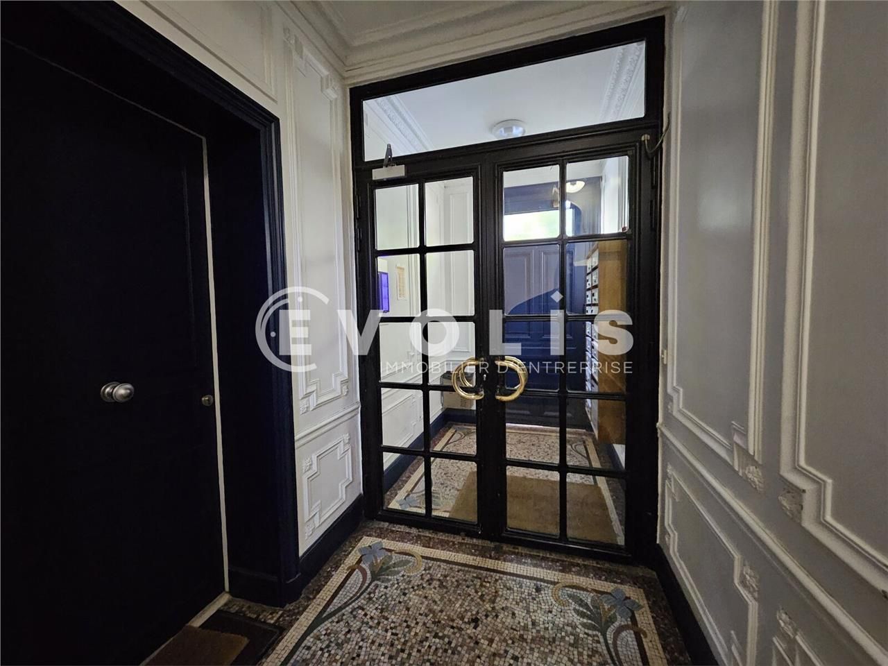 EVOLIS vous propose à Montrouge une surface rare 