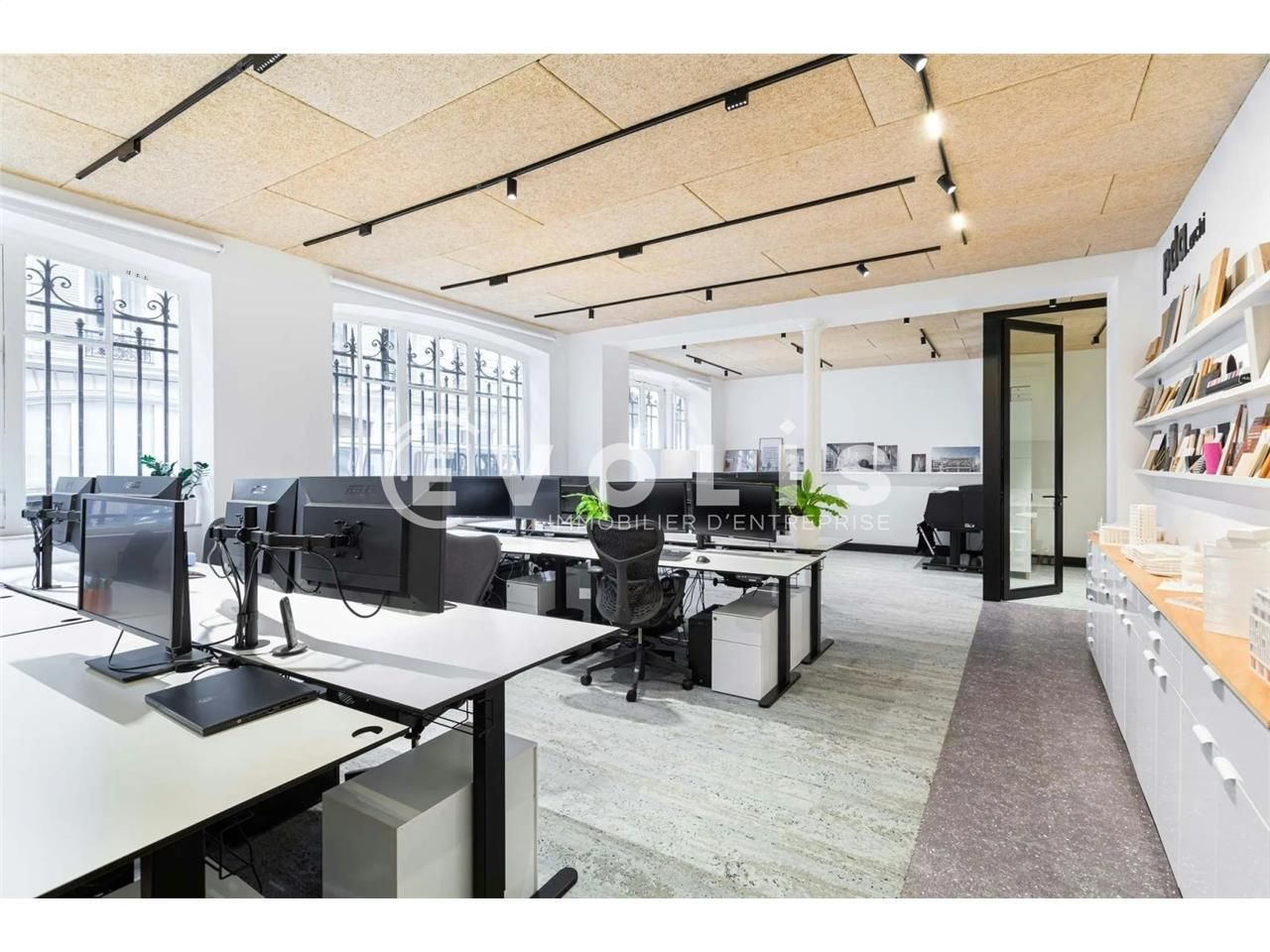 Bureaux d'exception à louer à Paris, offrant un e