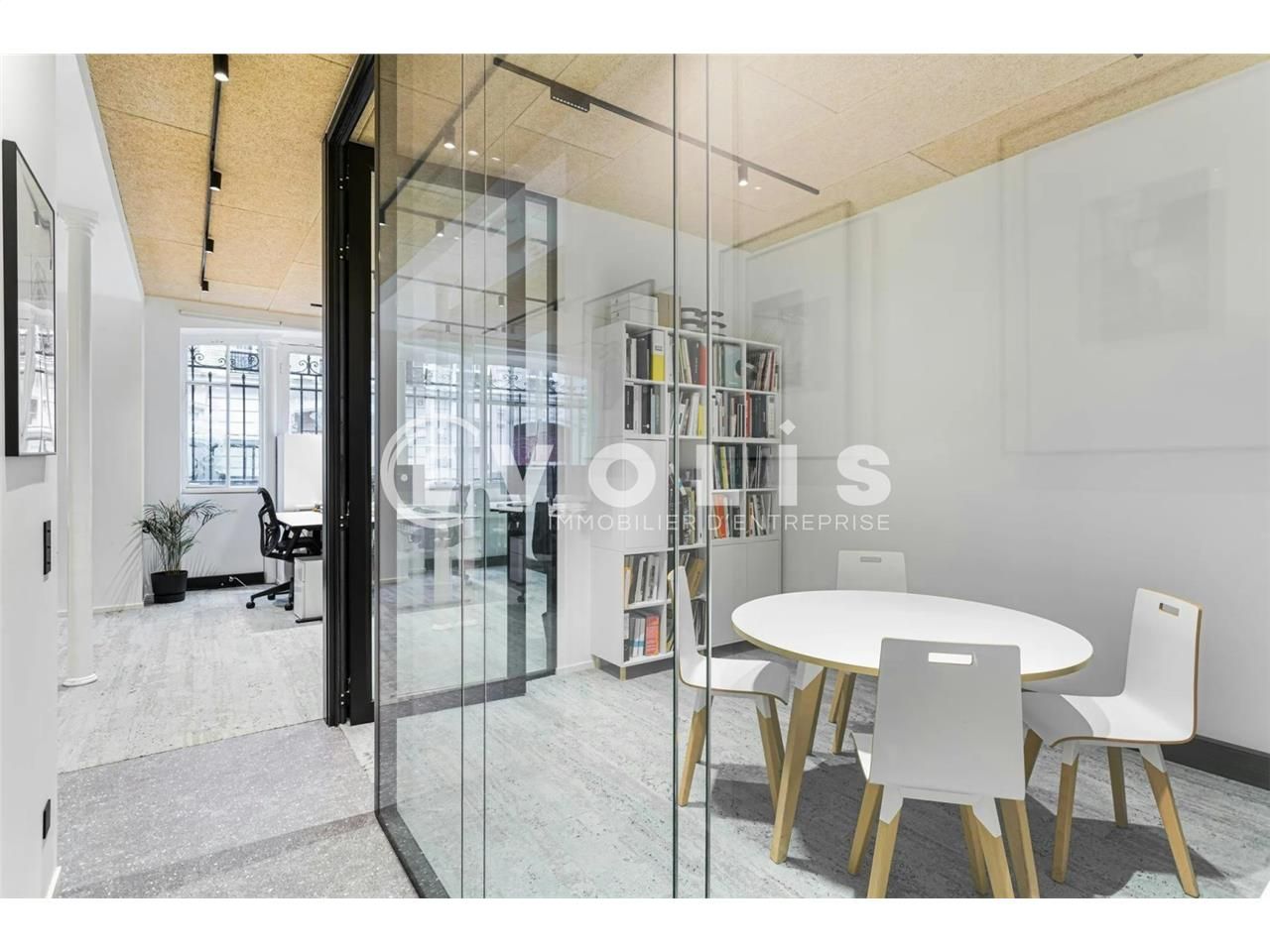 Bureaux d'exception à louer à Paris, offrant un e