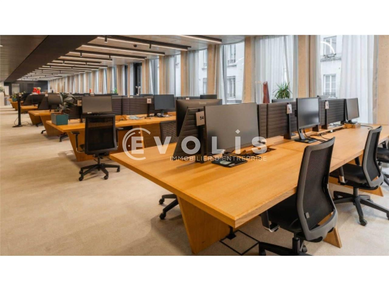 Situé au coeur du 11ème arrondissement de Paris, 