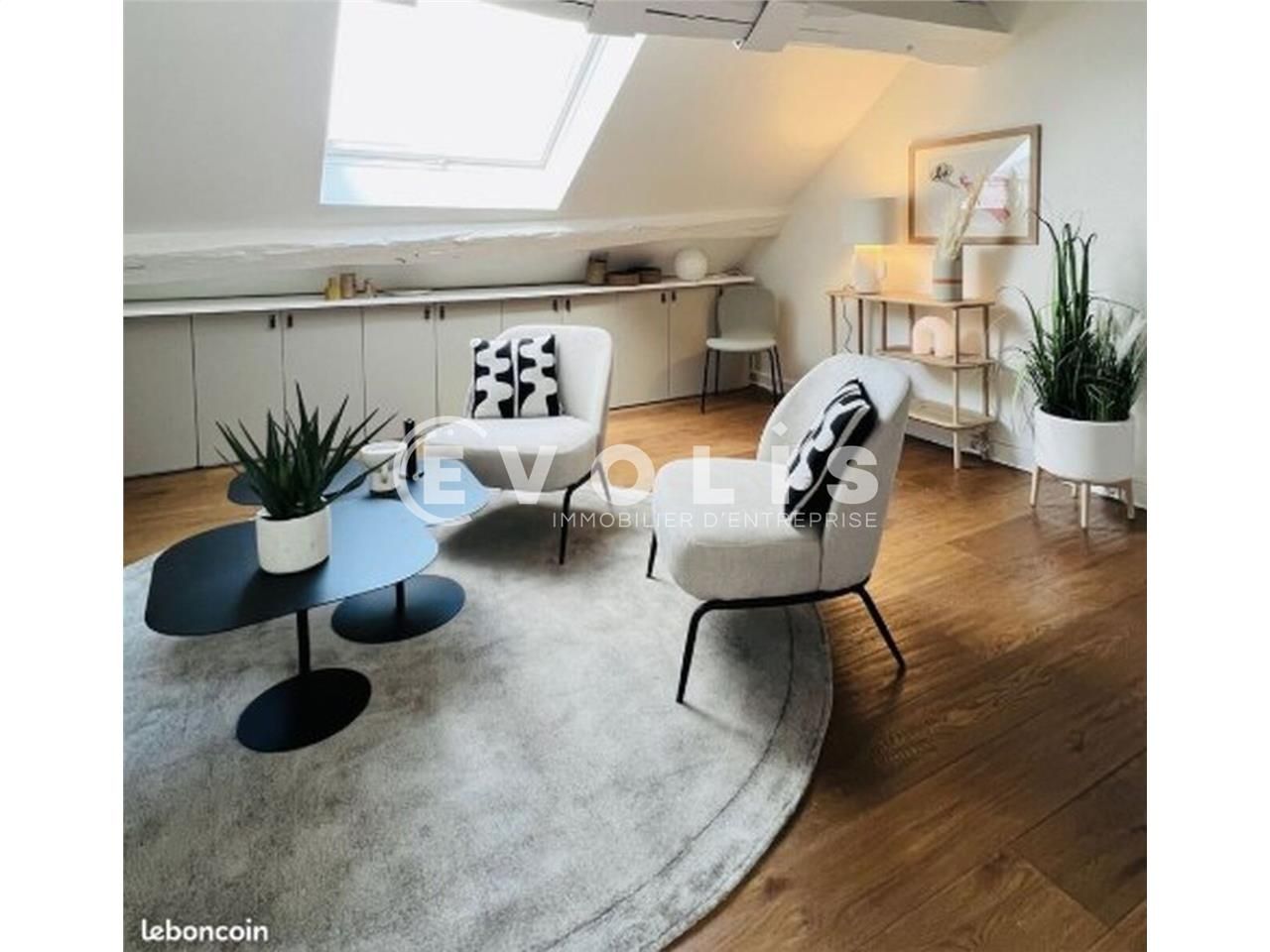 Situé dans le 11ème arrondissement de Paris, EVOL