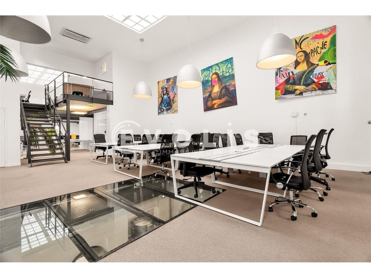 Situé dans le 10ème arrondissement de Paris, EVOL