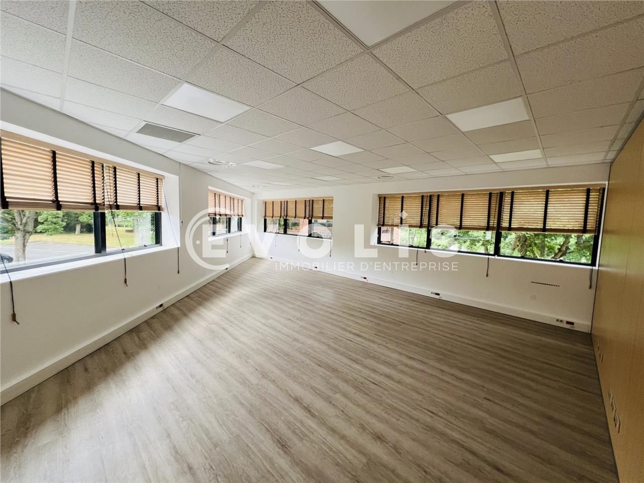 Au coeur de la Cité Descartes, à deux pas du RER 