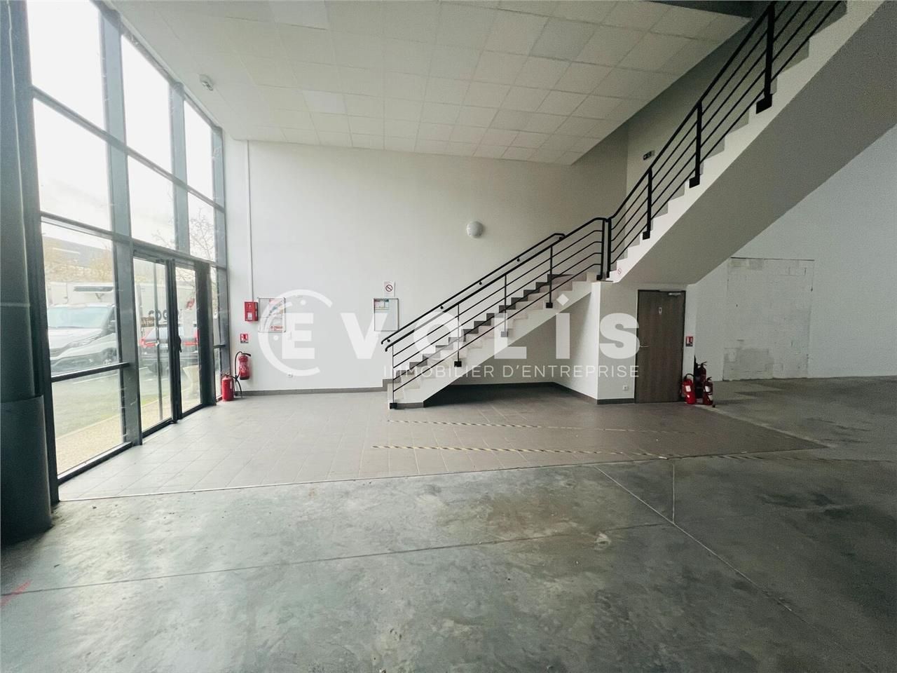 A proximité des principaux axes routiers A5 et N1