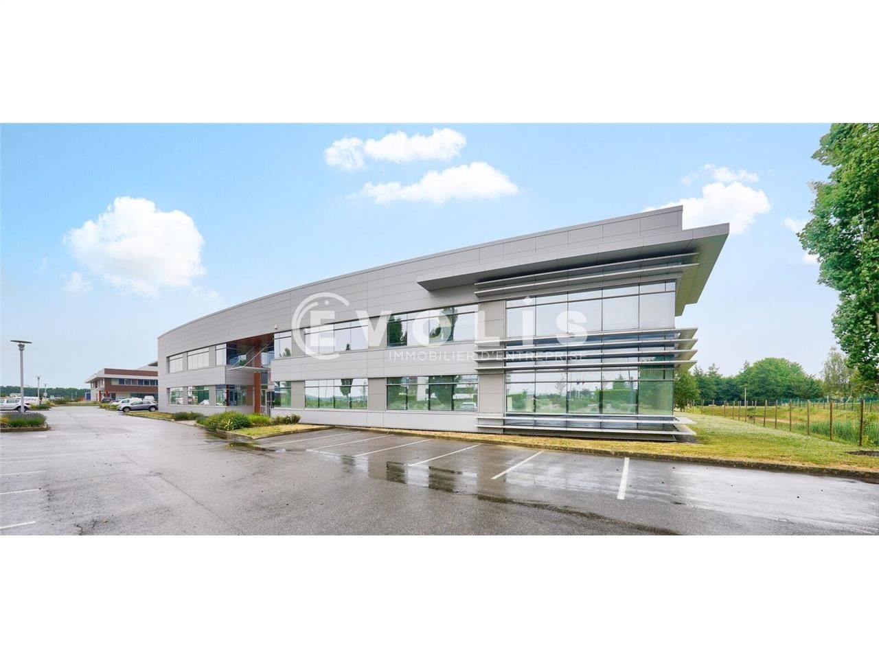 Idéalement située à proximité immédiate de l'auto