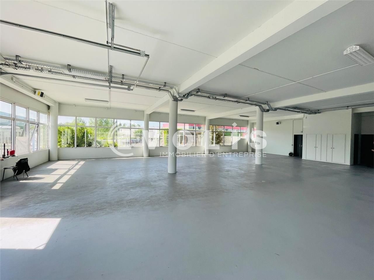 Au coeur de la zone d'activité Parisud, à proximi